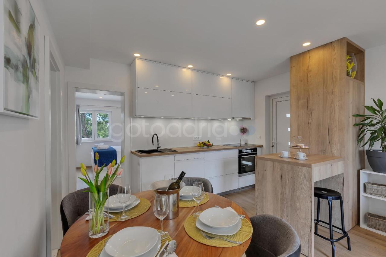 Luxurious Apartments Lara&Luka มาคาร์สกา ภายนอก รูปภาพ