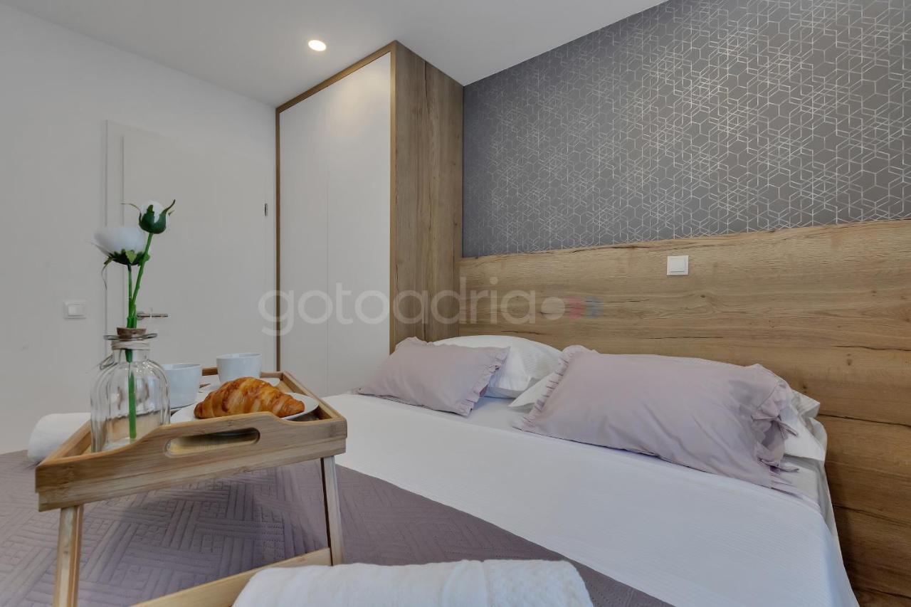 Luxurious Apartments Lara&Luka มาคาร์สกา ภายนอก รูปภาพ