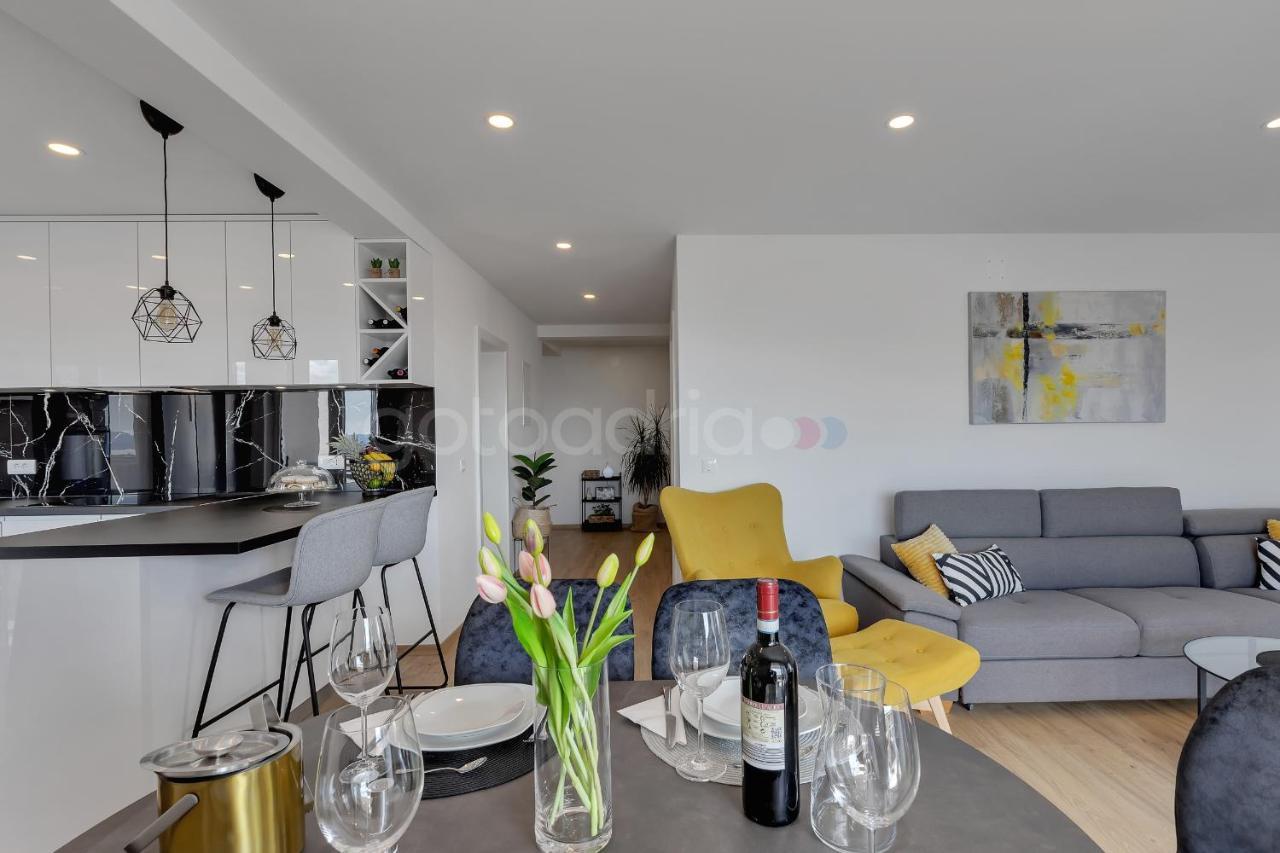 Luxurious Apartments Lara&Luka มาคาร์สกา ภายนอก รูปภาพ