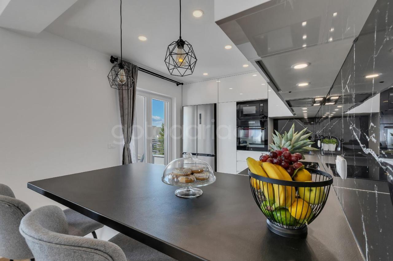 Luxurious Apartments Lara&Luka มาคาร์สกา ภายนอก รูปภาพ