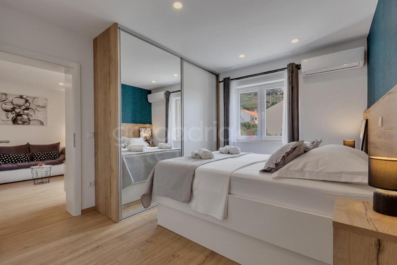 Luxurious Apartments Lara&Luka มาคาร์สกา ภายนอก รูปภาพ