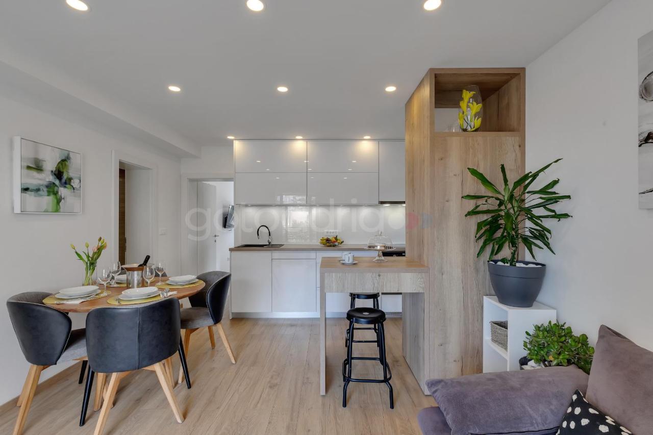 Luxurious Apartments Lara&Luka มาคาร์สกา ภายนอก รูปภาพ