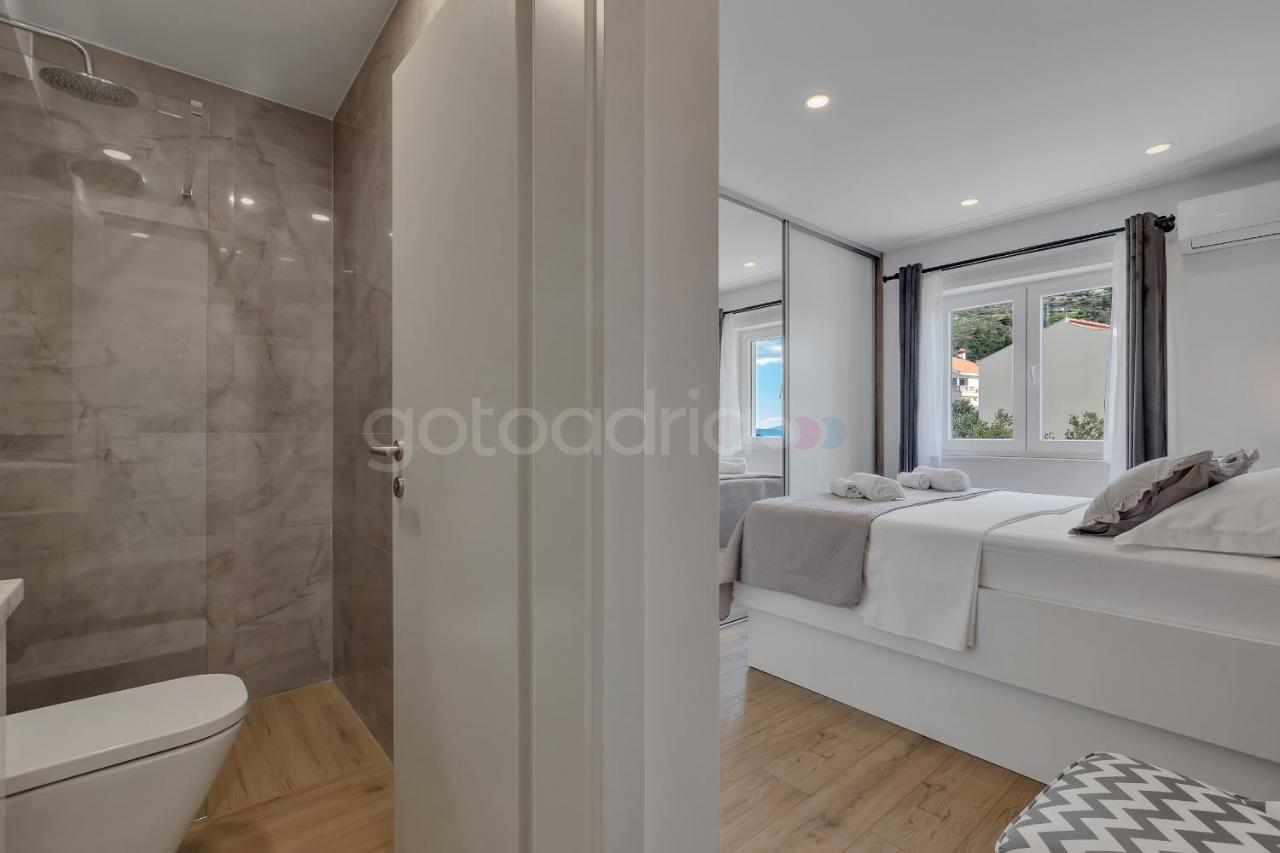 Luxurious Apartments Lara&Luka มาคาร์สกา ภายนอก รูปภาพ